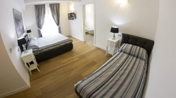 Chambre triple avec salle de bain privée