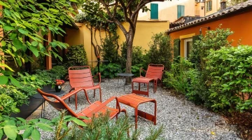 Internal garden with relaxation area