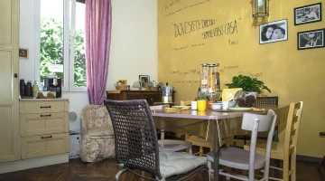 Table set for breakfast