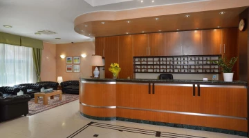 Hall e reception