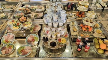 Petit-déjeuner buffet continental