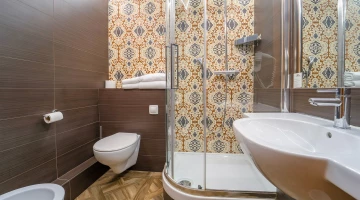 Bathroom with shower box