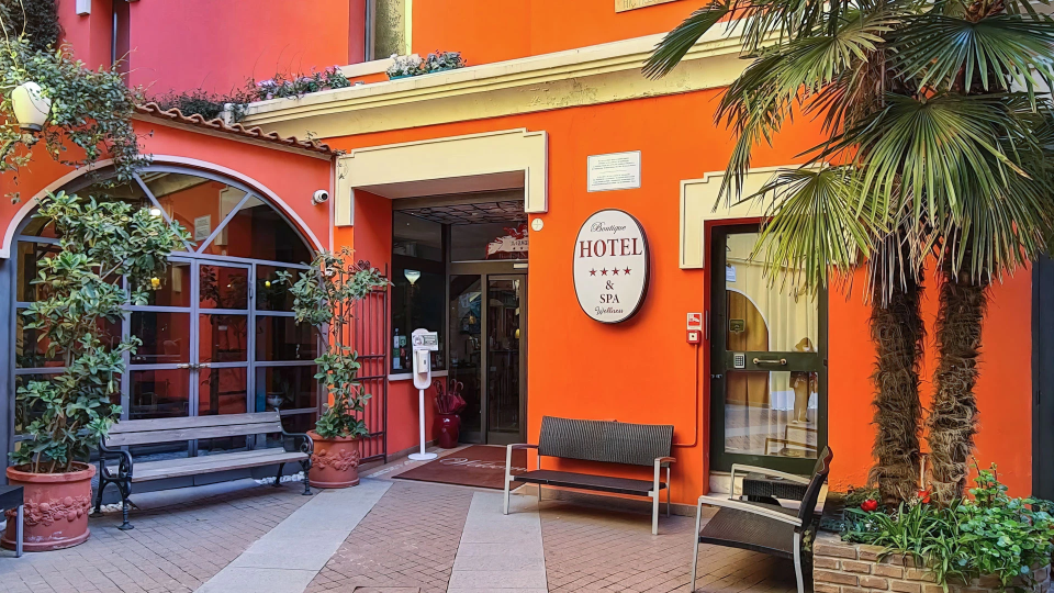Hotel Il Guericino entrance