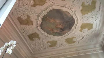 Soffitto affrescato in camera paziente inglese