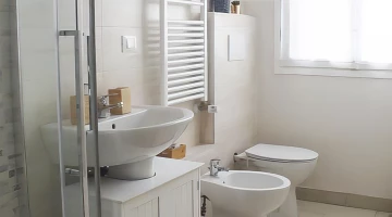 Bathroom with shower box
