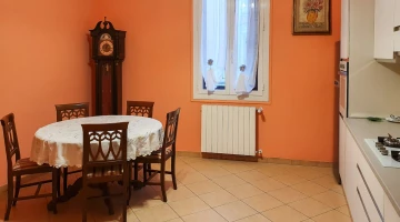 Dining room with shared kitchen