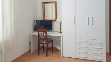 Triple Star Room with Desk