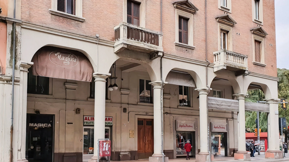 B&amp;B Liluna Building