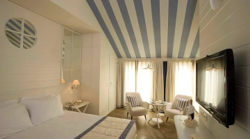 Wunderschöne oberste Etage mit Meerblick