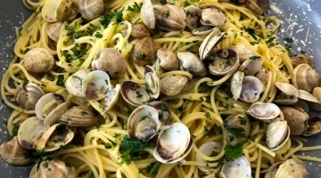 Spaghetti with clams