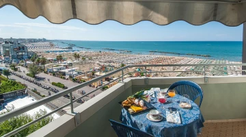 Chambre avec balcon face à la mer