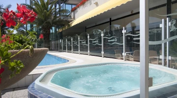 Détendez-vous au bord de la piscine