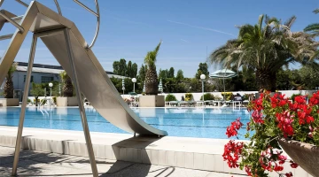 Toboggan de piscine