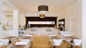 Grande salle de restaurant