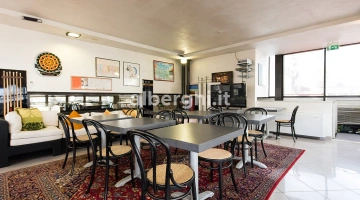 Sala ricreativa e biliardo, affacciata sul corso principale