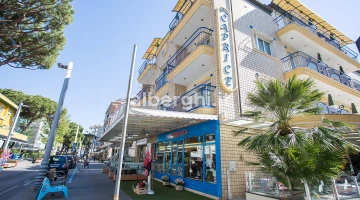 Hotel Caprice mit Blick auf Viale Dante