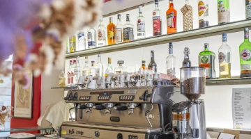 Hôtel-bar