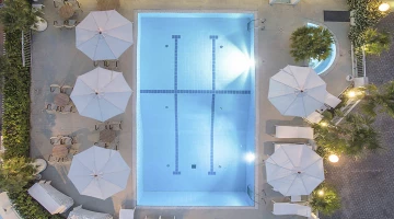 Piscine pour adultes vue du dessus