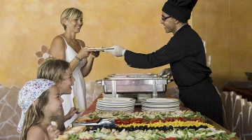 Viandes et poissons tous les jours, menu spécial enfants