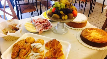 Buffet petit-déjeuner continental