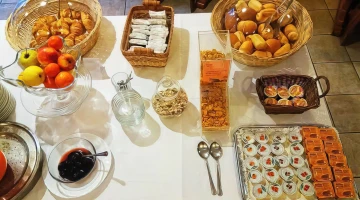 Brot und Brioches zum Frühstück