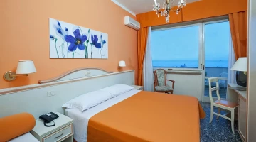 Triple room with sea view