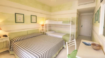 Camera quadrupla con letto a castello