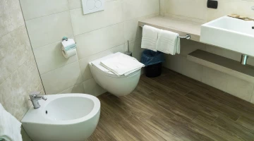 Private facilities in the room