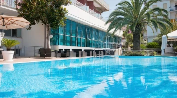 Outdoor swimming pool