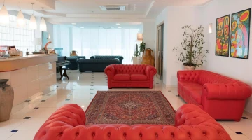 Shared relaxation area with sofas