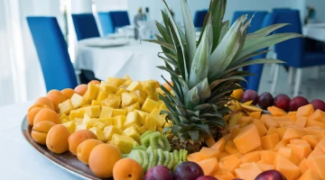 Fresh fruit with meals