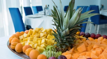 Frutta fresca ai pasti