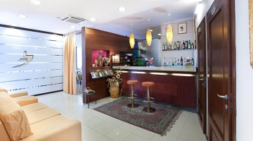 Zona bar