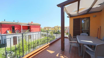Villa avec terrasse meublée