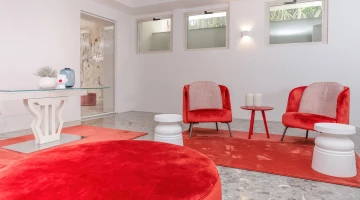 Zona comune con poltrone