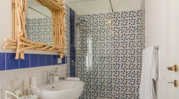 Bagno con box doccia