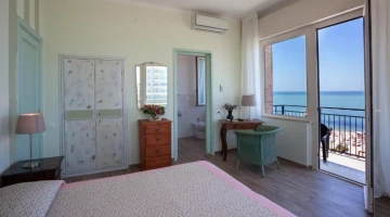 Chambre double avec salle de bain privée