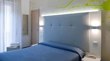 Particolare letto camera matrimoniale