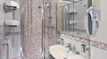 Bagno privato con box doccia