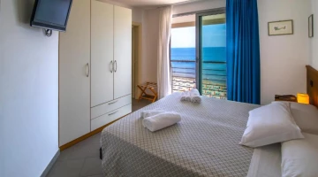 Rooms with sea view