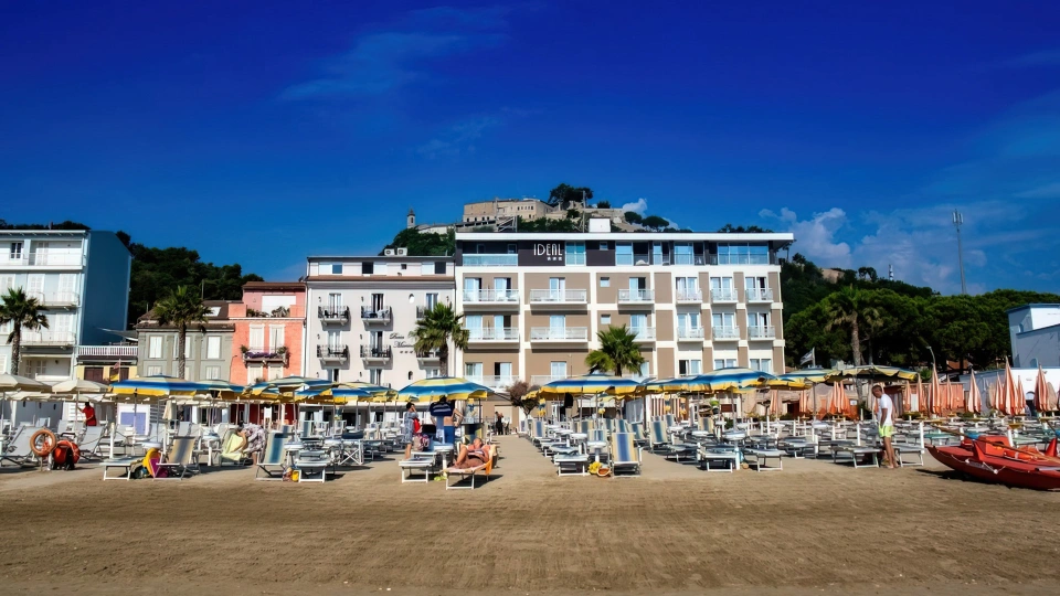 Hotel direkt am Meer