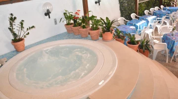 Mini hydromassage pool