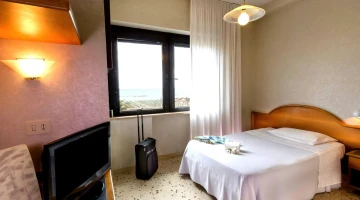Double room with window