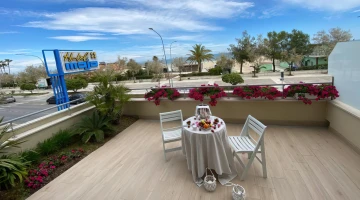 Room with equipped terrace