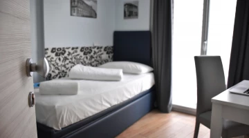 Einzelzimmer mit Balkon