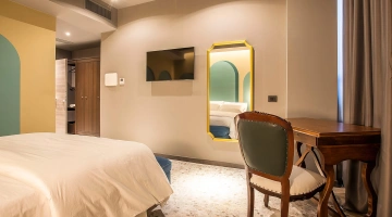 Camera con scrivania