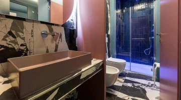 Bagno con box doccia