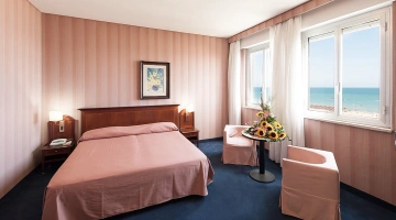 Camera matrimoniale vista mare