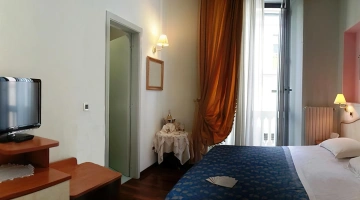 Camera matrimoniale con tv