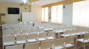 Equipped meeting room